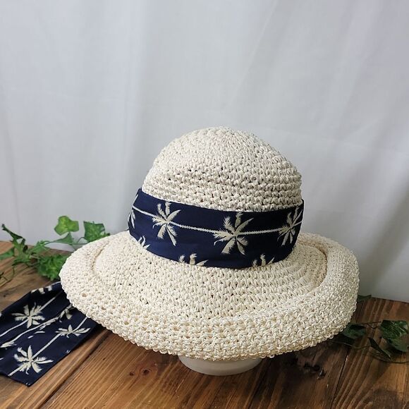Scala Accessories - Scala. Chic Straw Hat with Palm Print Band. EUC